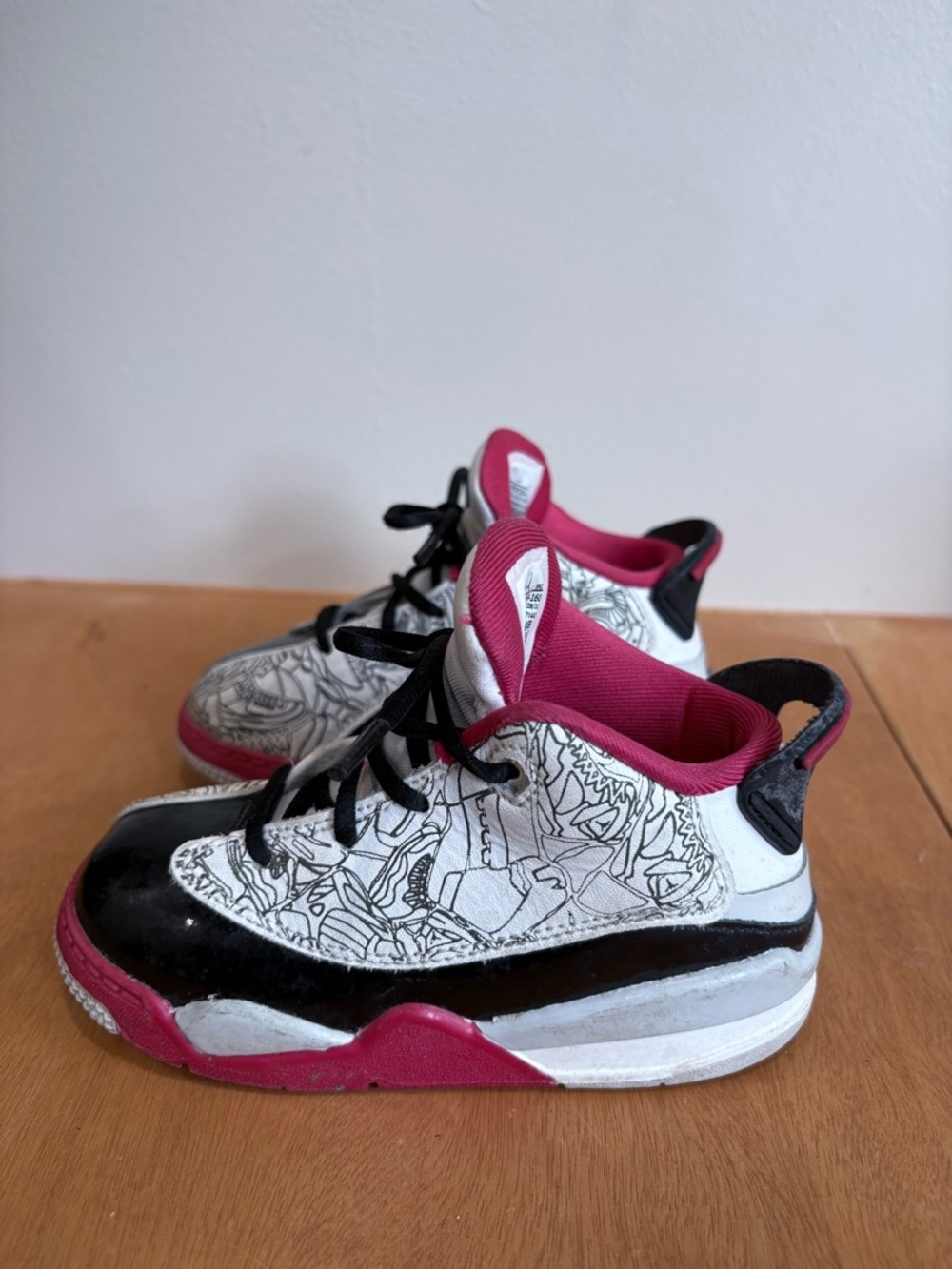 Jordan sneakers Kids White, Black & Pink Athletic Shoes